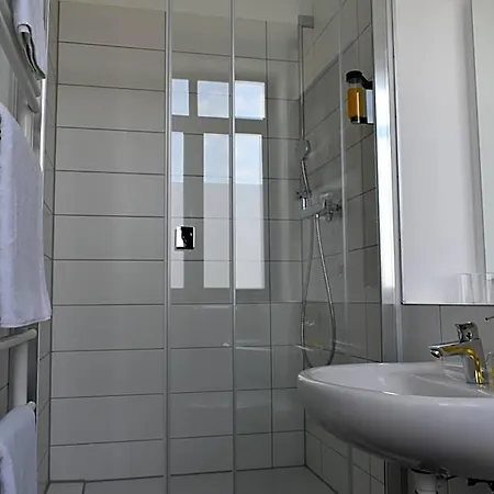 Schoenefeld Motel Grossziethen