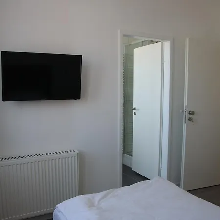 Motel Schoenefeld 3*