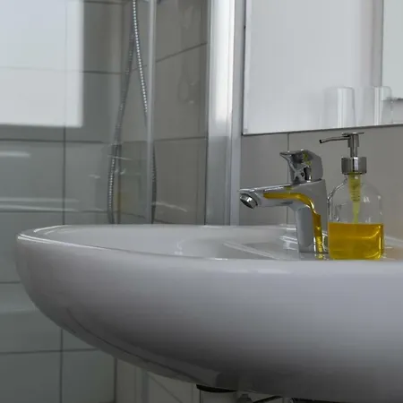 Motel Schoenefeld 3*