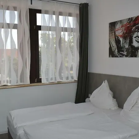 Schoenefeld Motel Grossziethen